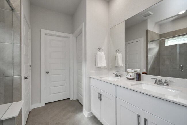 Building Photo - 16513 Breezy Knl Ct