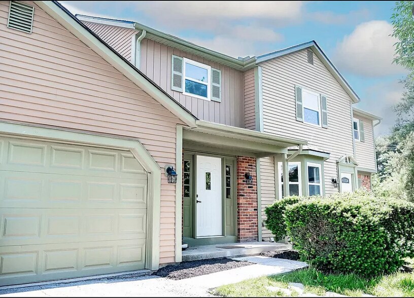 Building Photo - 1560 Waterstone Ct