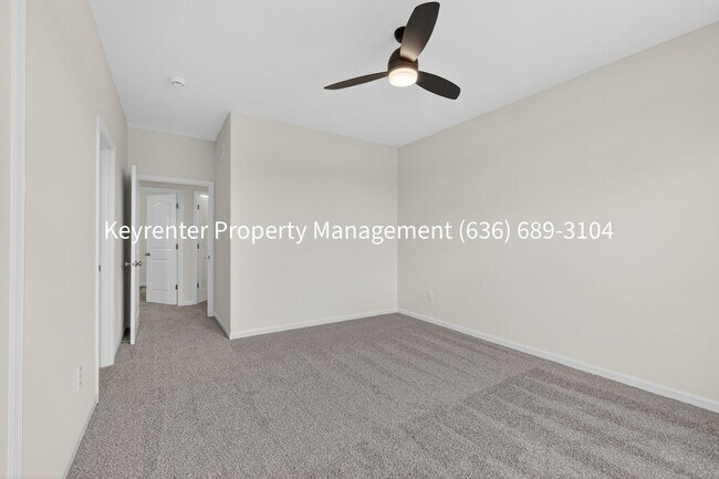 Building Photo - 825 Cedarwood Dr