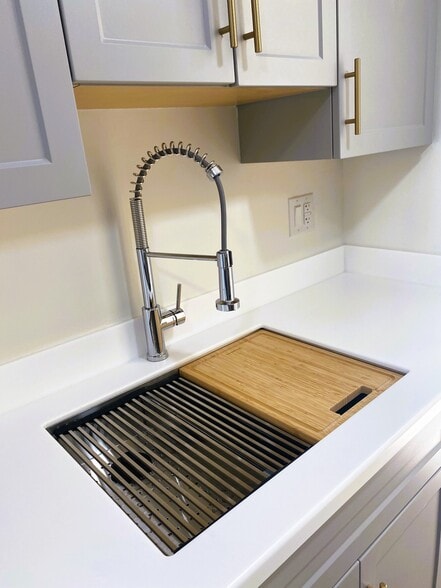 Building Photo - 9650 Marston Ln