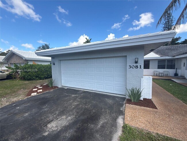 Building Photo - 3081 NW 103rd Ln