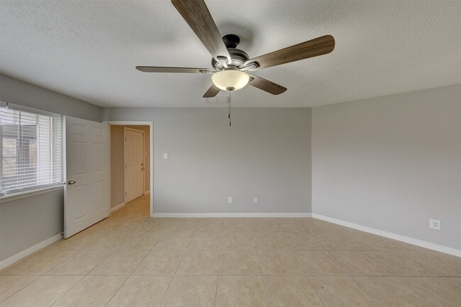 Building Photo - 16926 Manowar Ln