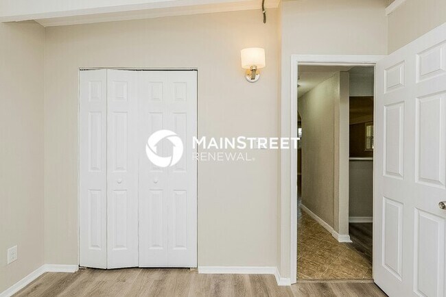 Building Photo - 3 Bedroom Pet-Friendly Home in TAMPA, FL with Main Street Renewal