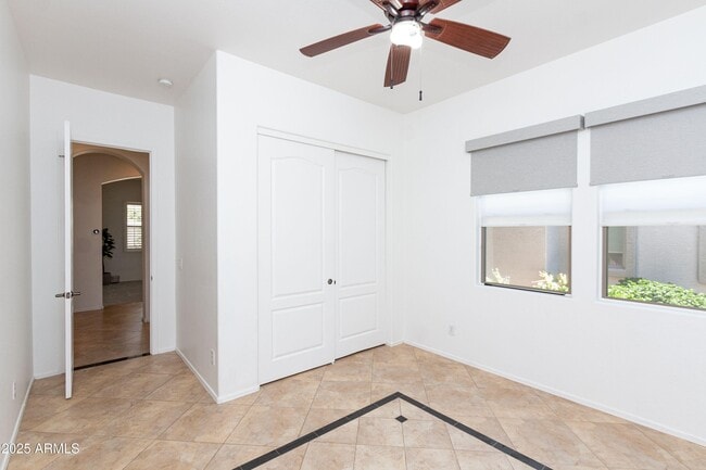 Building Photo - 2310 W Sienna Bouquet Pl