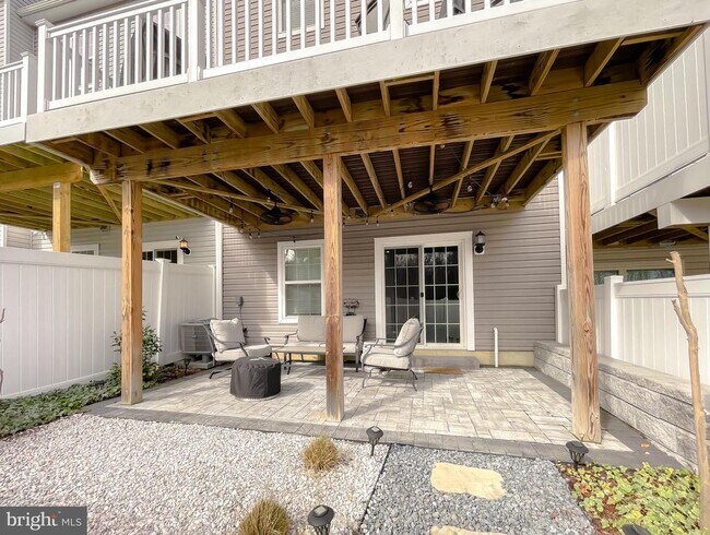 Building Photo - 23810 Myrtle Glen Way