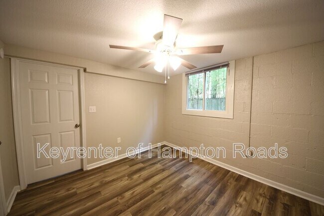 Building Photo - 1303 Tallwood St