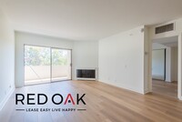 Building Photo - Sun Drenched One Bedroom with a Private Ba...