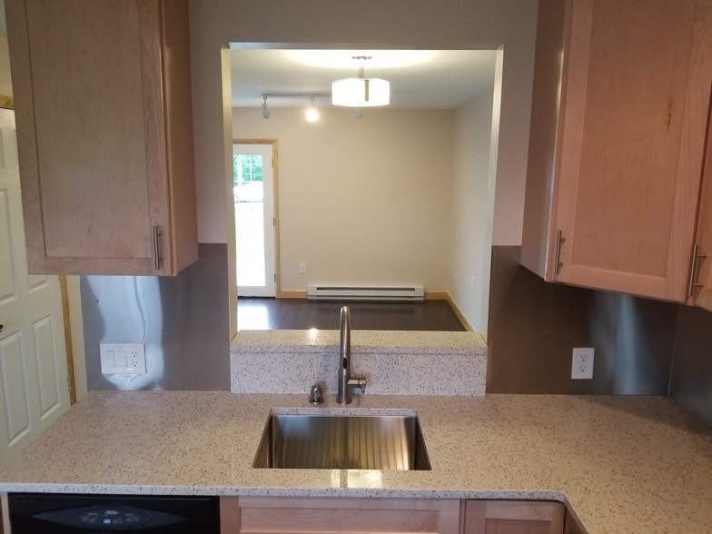 Building Photo - 213 Governors Park Rd