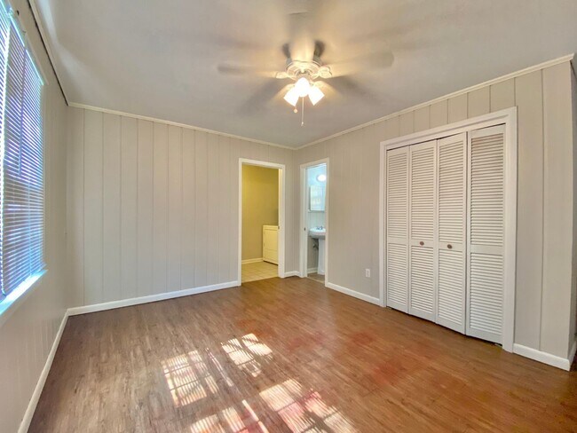 Building Photo - PRE LEASING NOW - AVAILABLE 7/14