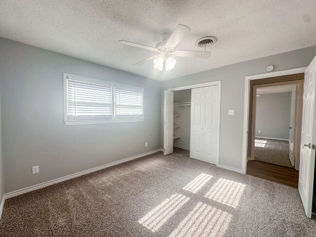 Building Photo - Newly-updated, 3-bedroom near LCU!