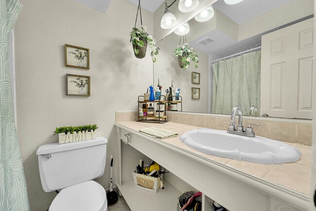 Building Photo - 261 Wimbledon Lakes Dr