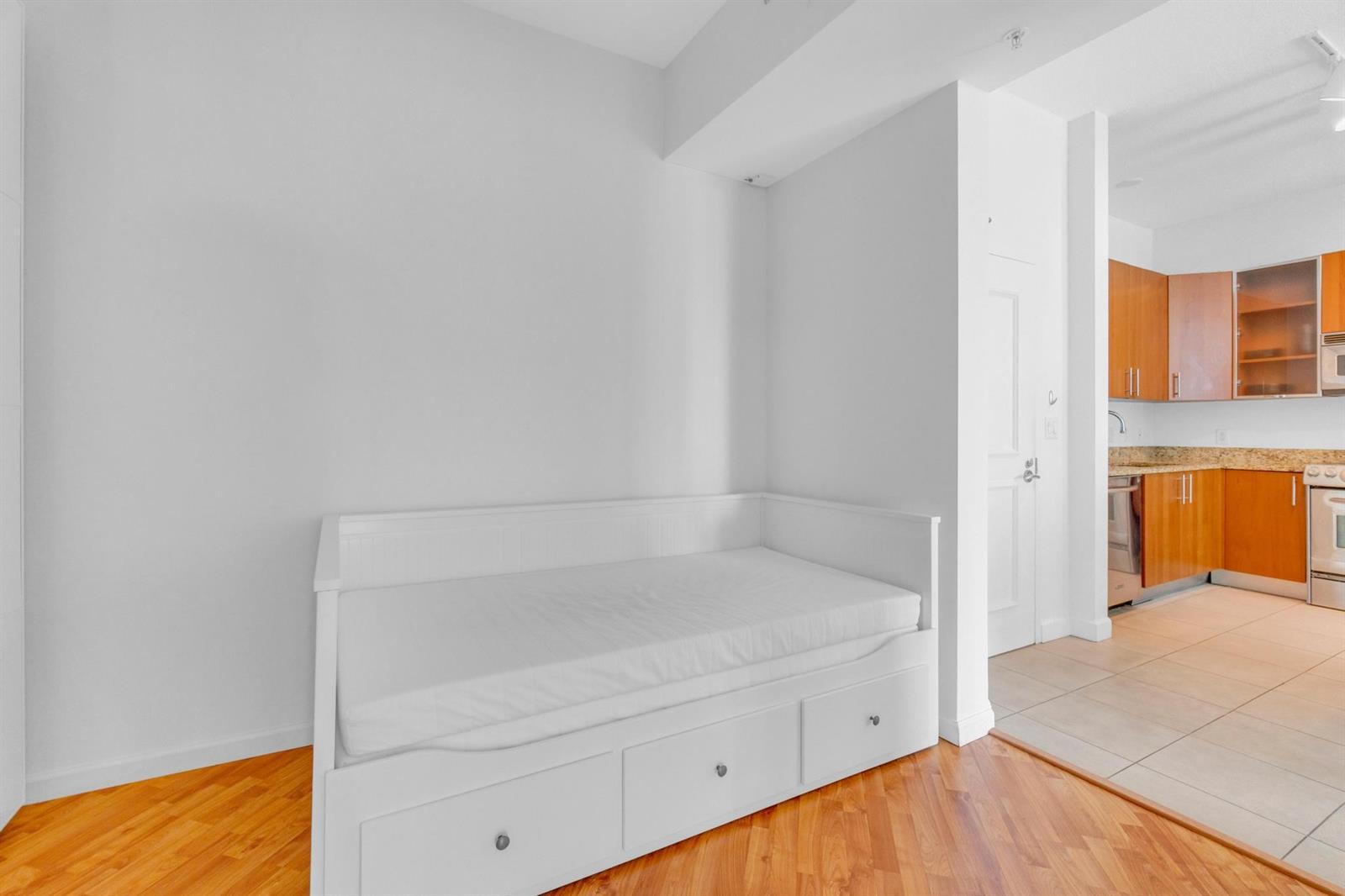 Building Photo - 1945 S Ocean Dr