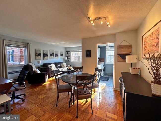 Building Photo - 4372 N Pershing Dr