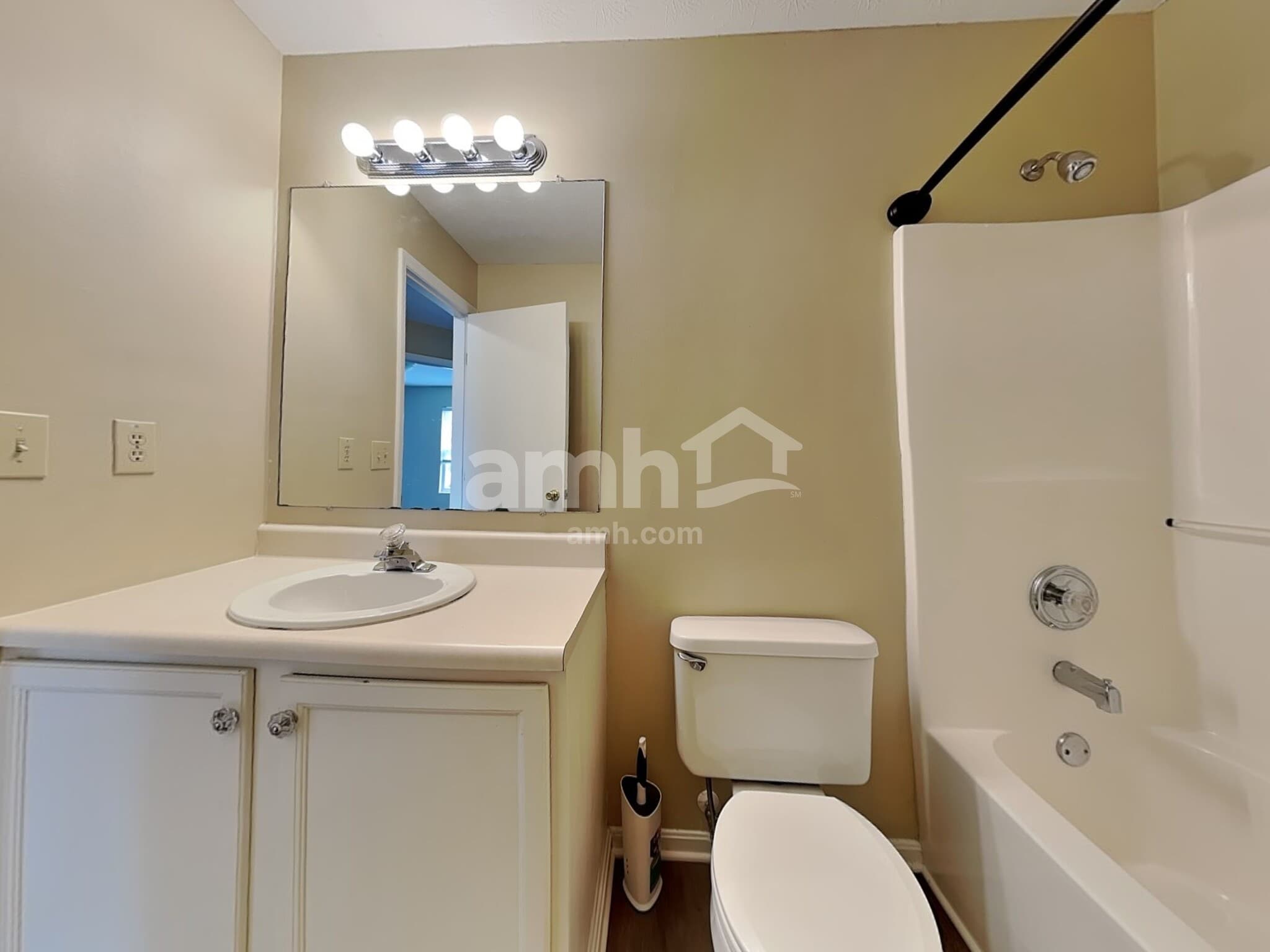 Building Photo - 200 Hedgington Ct