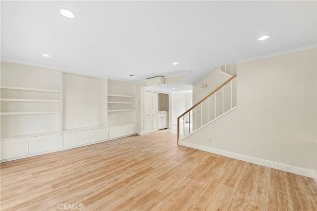 Building Photo - 7 Blue Lagoon