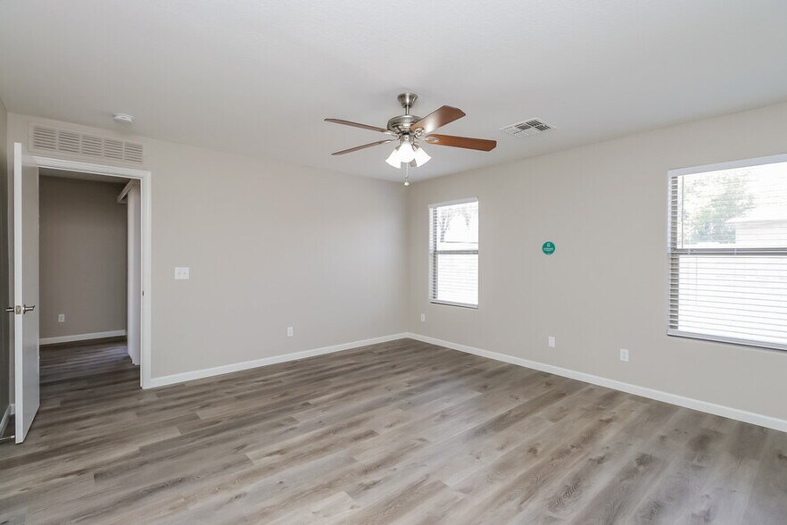 Building Photo - 1936 E Dust Devil Dr