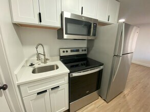 Building Photo - 404 E 5600 S