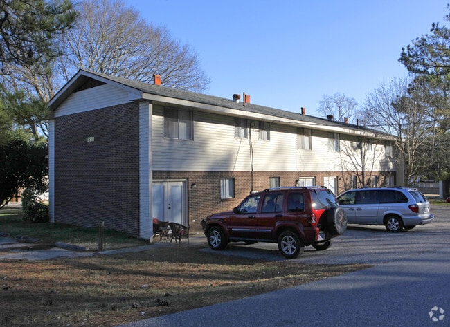 Building Photo - Meadow View