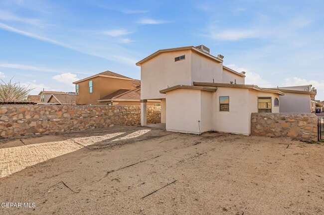 Building Photo - 2328 Honey Dew St