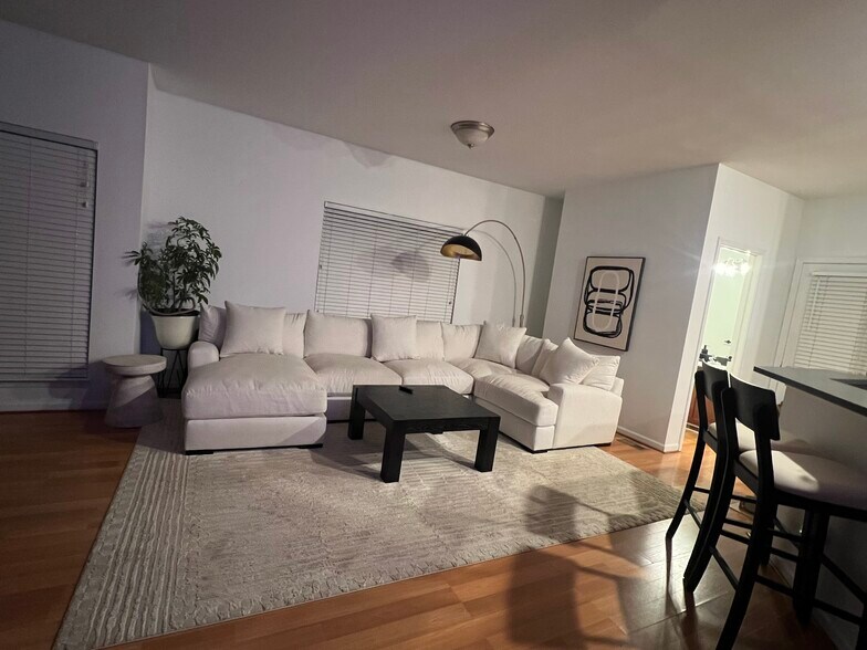 Building Photo - 1543 Cass Lake Rd