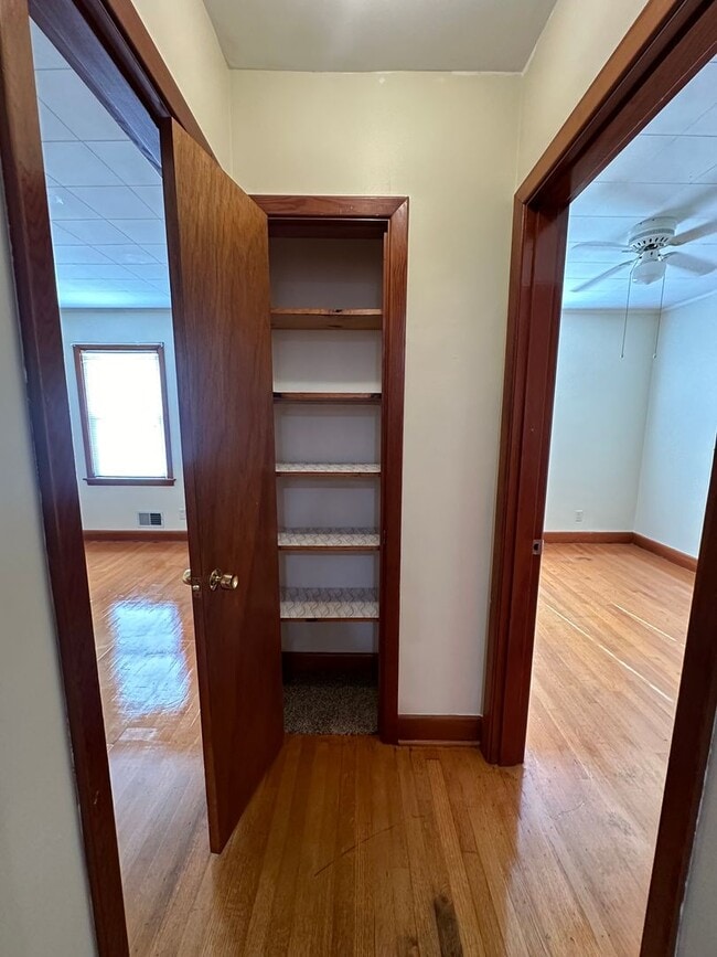 Building Photo - Spacious brick house in Lynchburg!