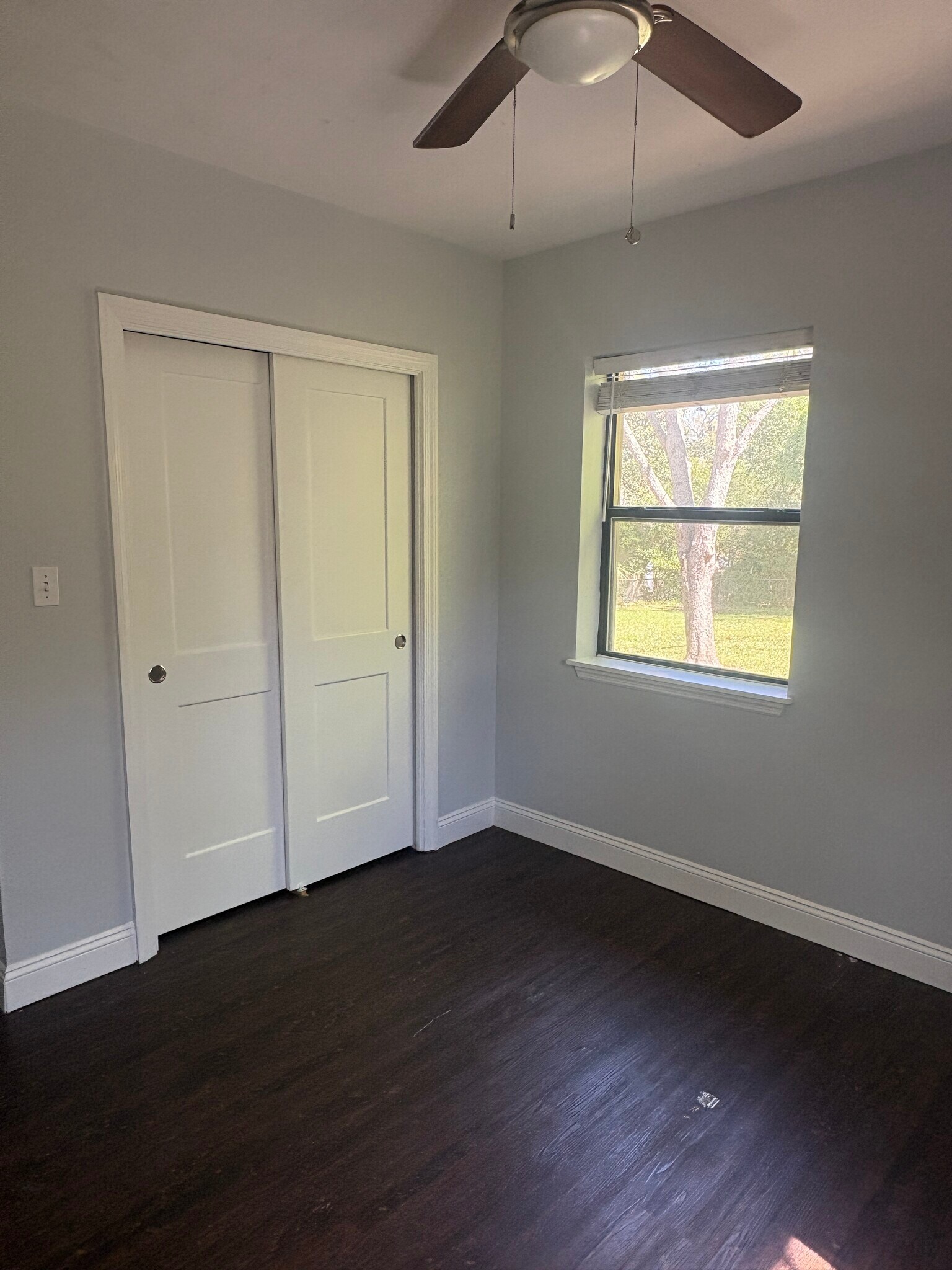 Building Photo - 2113 E Dellview Dr