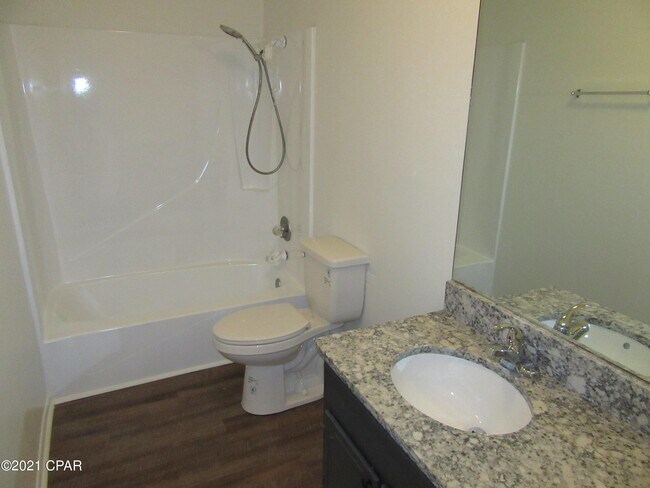 Building Photo - 2814 N Panama Ave