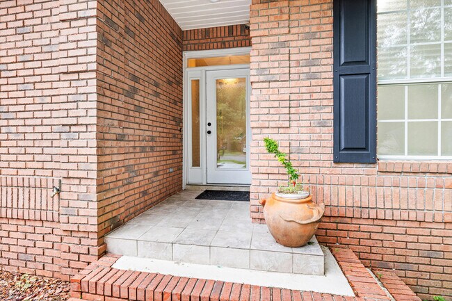 Building Photo - 1641 Parkside Cir