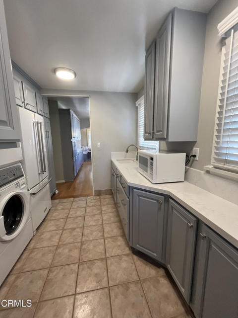 Building Photo - 2182 E Dudley St