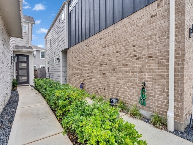 Building Photo - 3118 Cloud Forest Ln