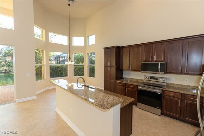 Building Photo - 11091 Sparkleberry Dr