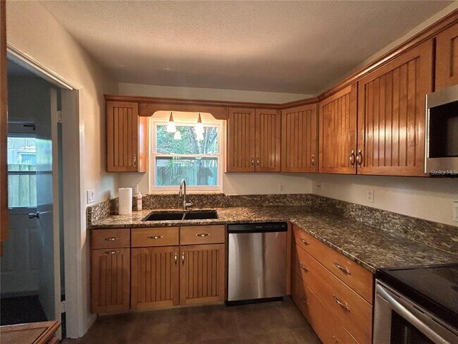 Building Photo - 3646 Radnor Pl