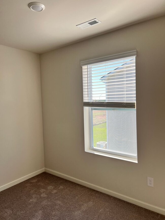 Building Photo - Brand New Three Bedroom Home In Sango