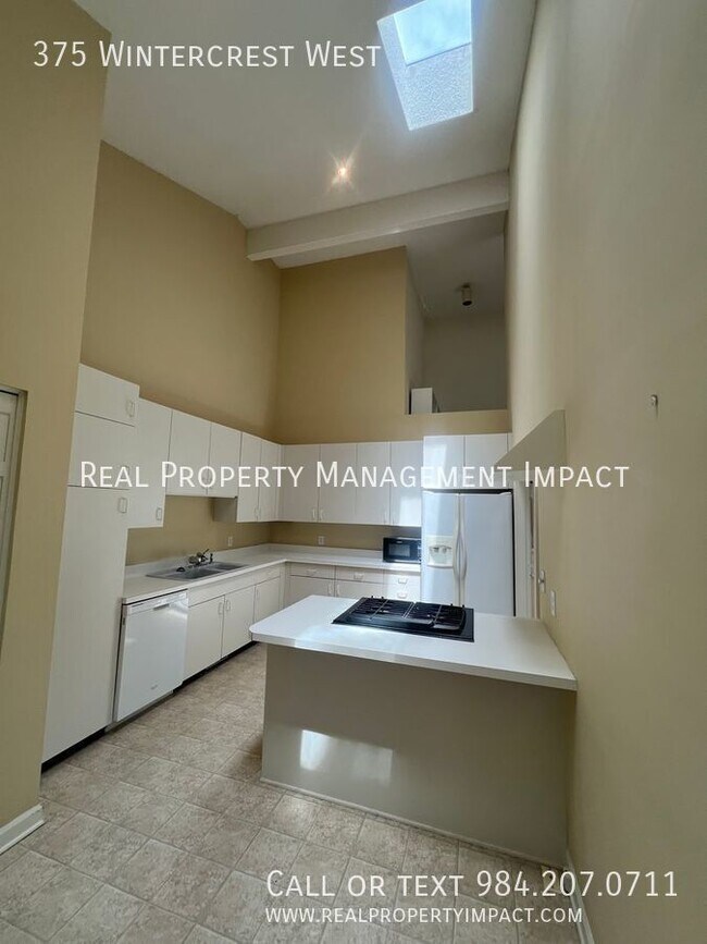 Building Photo - 375 Wintercrest W