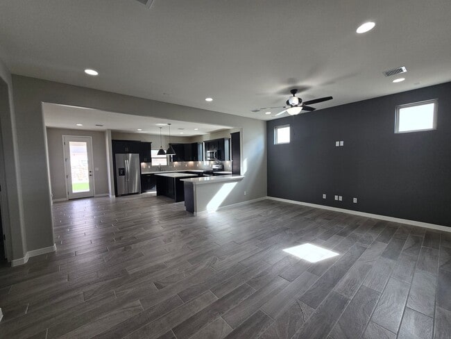 Building Photo - LUXURIOUS EASTSIDE HOME FOR RENT