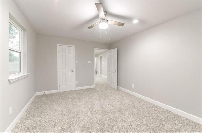 Building Photo - 5763 Easthampton Dr