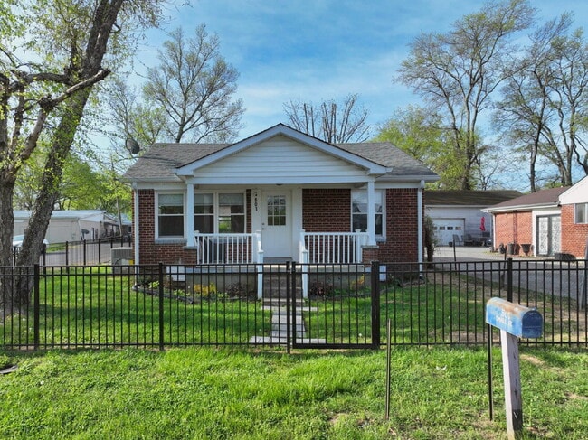 Building Photo - Updated 2BR/2BA Home | Rare Second Bath, Efficient Layout