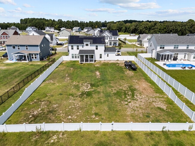 Building Photo - 105 Farmridge Wy