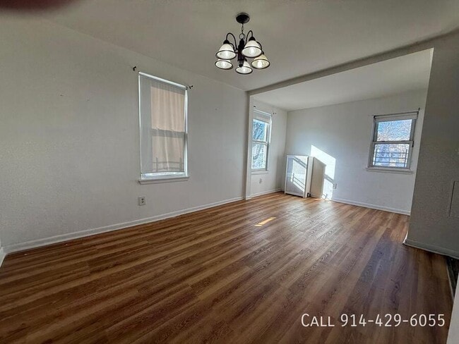 Building Photo - 83 Maple Pl