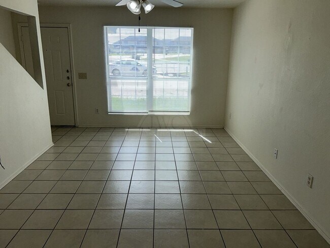 Building Photo - 4005 Doraine Ct