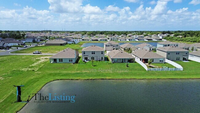 Building Photo - 822 Will Scarlett Ave