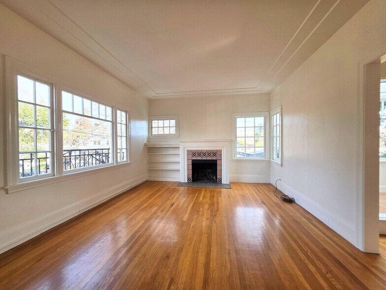 Building Photo - 1621 E 38th St