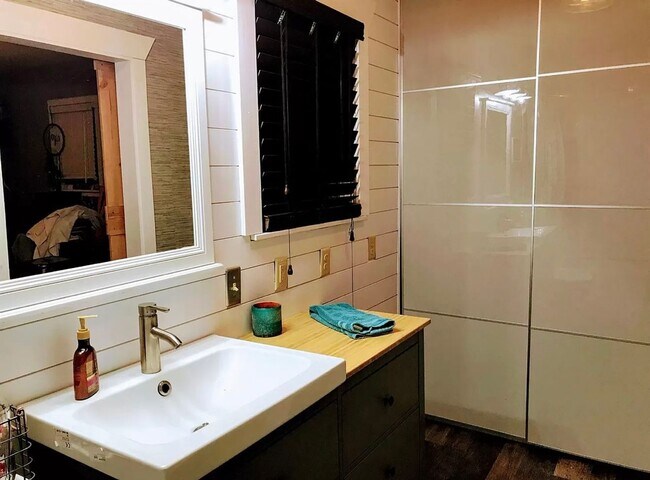 Building Photo - Pre leasing for fall 2026! 3/2 in Tech Terrace!