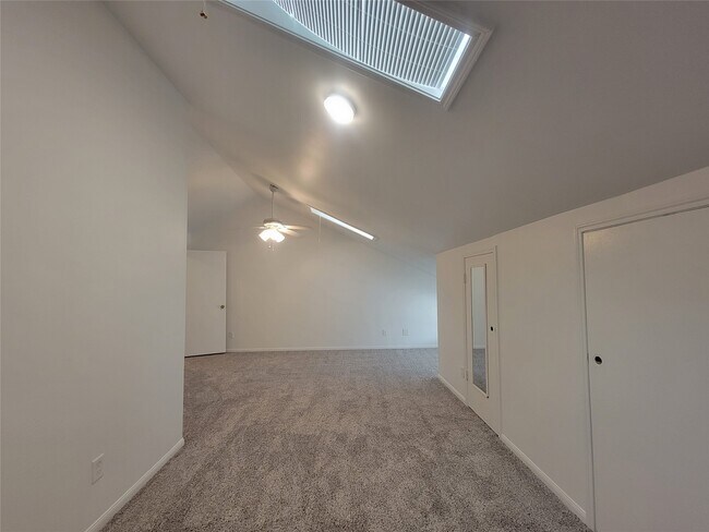 Building Photo - 1808 Saxony Ln