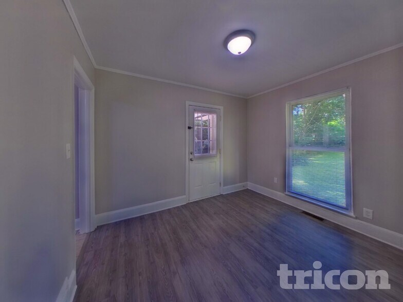 Building Photo - 5530 Wedgewood Dr
