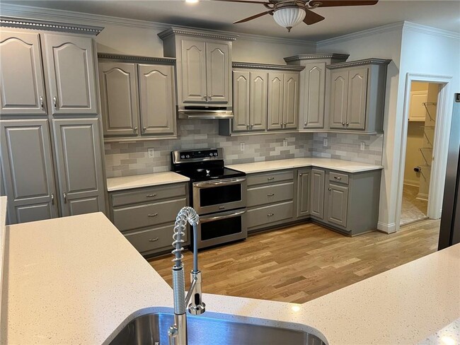 Building Photo - 194 Sweetwater Rdg