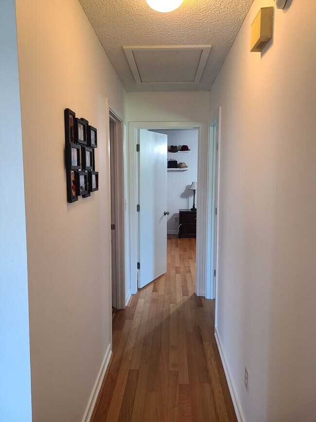 Building Photo - Cozy Home in Prime Location!