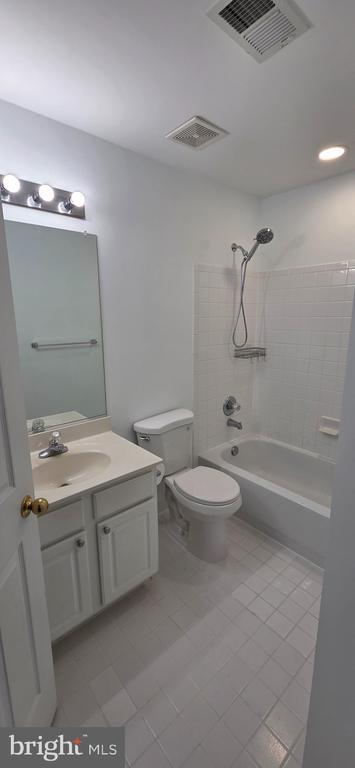 Building Photo - 20544 Blue Heron Terrace