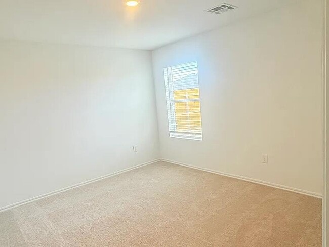Building Photo - 16217 Lovers Ln