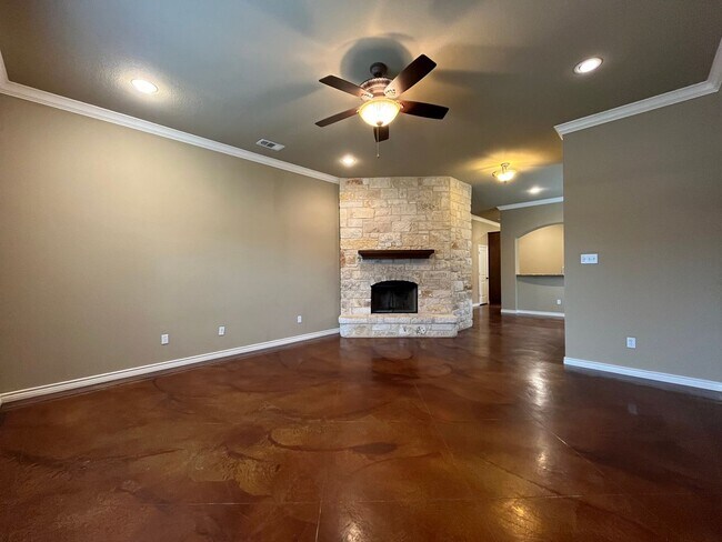Building Photo - 4 Bedroom Single Family Home:  Available Now!